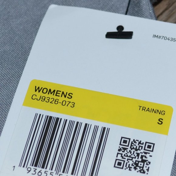 NWT Nike Women's Yoga Grey Short Sleeve Workout Lounge Top Size Small - Picture 5 of 7